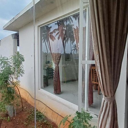 Shi'S Unique & Private 180 Degree Glass House In Pollāchi Buitenkant foto