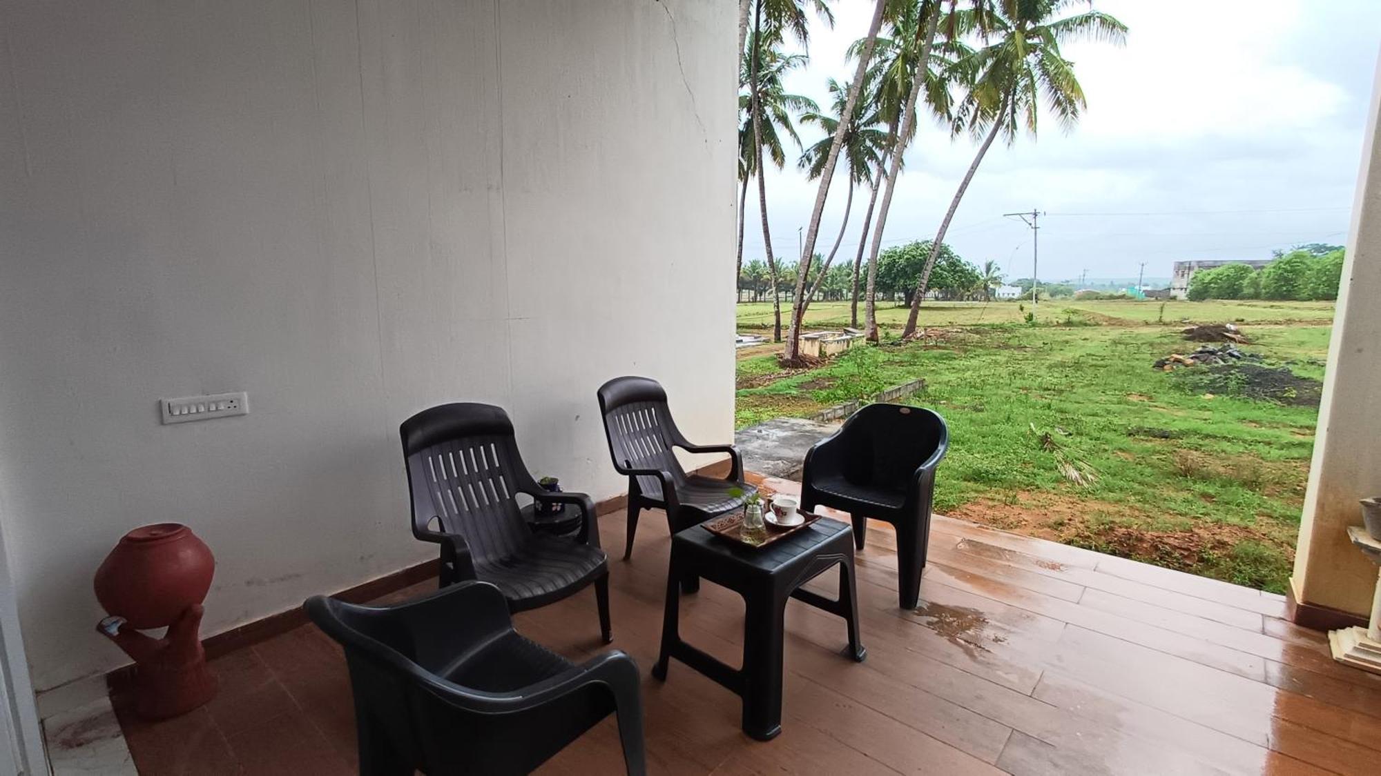 Shi'S Unique & Private 180 Degree Glass House In Pollāchi Buitenkant foto